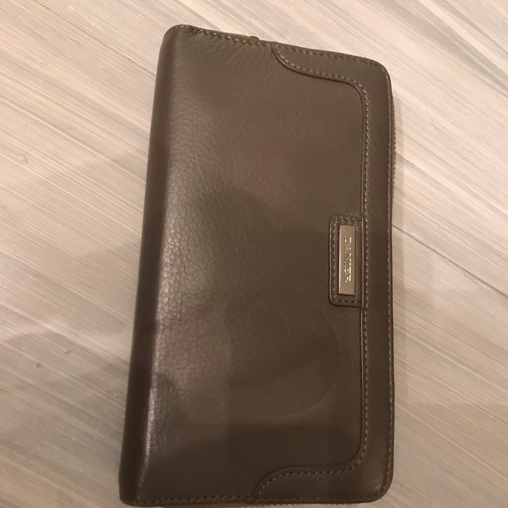 Danier Ladies Brown Leather Wallet